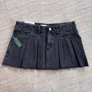 Abrand Jeans Black Pleated Mini Denim Skirt Size 12 / 30 BRAND NEW